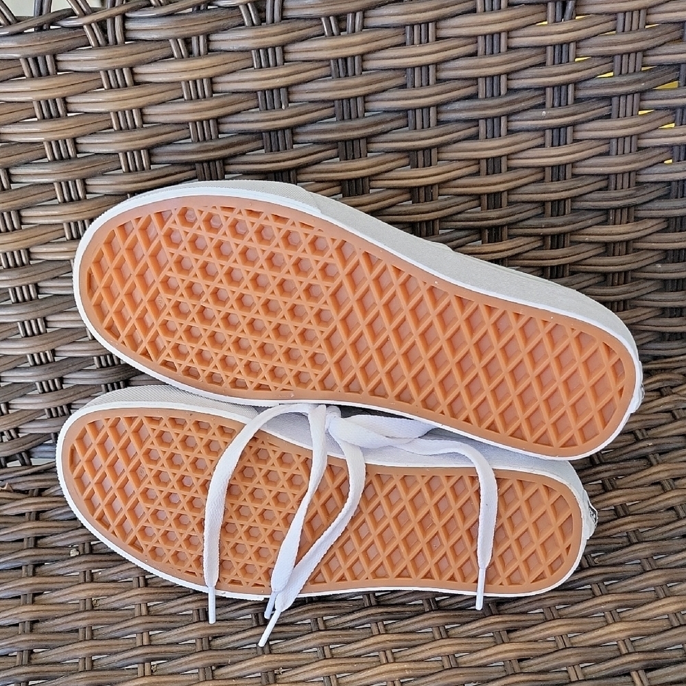 Vans Women's Sneakers in Light Blue and White Size 5.5 Womens 4 Mens - Picture 7 of 9